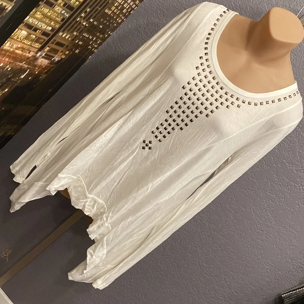 ROCK & REPUBLIC - tee: asymmetric thin rayon l/s w embellished studded neck - L - Picture 16 of 16